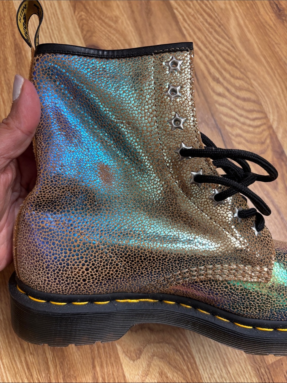 Dr. Martens AirWair Iridescent Sand Suede Leather Rainbow Ray Boots Size 7L - Picture 5 of 16
